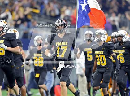Thumbnail 2 in Grandview vs. Malakoff (UIL 3A Division 1 Championship) photogallery.