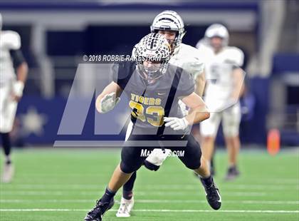 Thumbnail 1 in Grandview vs. Malakoff (UIL 3A Division 1 Championship) photogallery.