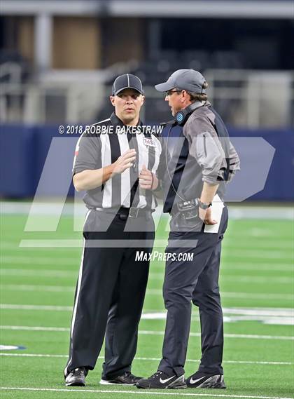 Thumbnail 3 in Grandview vs. Malakoff (UIL 3A Division 1 Championship) photogallery.