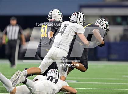 Thumbnail 2 in Grandview vs. Malakoff (UIL 3A Division 1 Championship) photogallery.