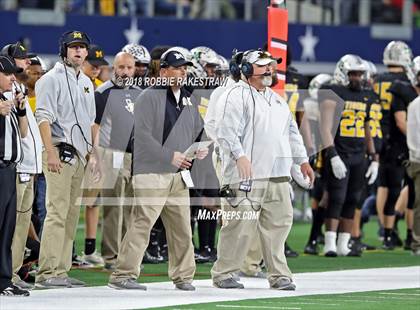 Thumbnail 2 in Grandview vs. Malakoff (UIL 3A Division 1 Championship) photogallery.