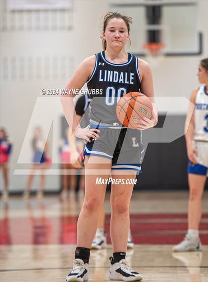 Thumbnail 3 in North Lamar vs. Lindale (UIL 4A Bi-District Playoff) photogallery.