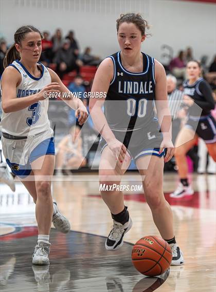 Thumbnail 3 in North Lamar vs. Lindale (UIL 4A Bi-District Playoff) photogallery.