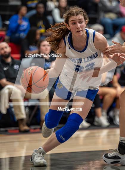 Thumbnail 1 in North Lamar vs. Lindale (UIL 4A Bi-District Playoff) photogallery.