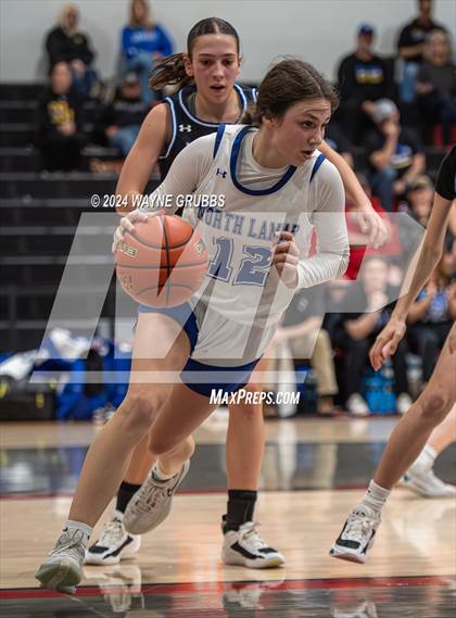 Thumbnail 3 in North Lamar vs. Lindale (UIL 4A Bi-District Playoff) photogallery.