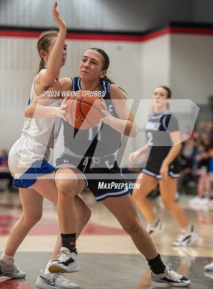Thumbnail 3 in North Lamar vs. Lindale (UIL 4A Bi-District Playoff) photogallery.