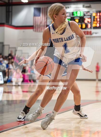 Thumbnail 3 in North Lamar vs. Lindale (UIL 4A Bi-District Playoff) photogallery.