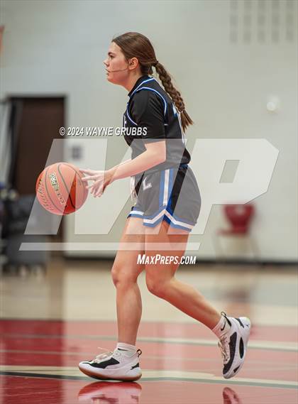 Thumbnail 3 in North Lamar vs. Lindale (UIL 4A Bi-District Playoff) photogallery.