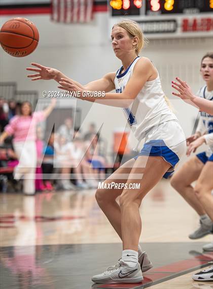 Thumbnail 1 in North Lamar vs. Lindale (UIL 4A Bi-District Playoff) photogallery.