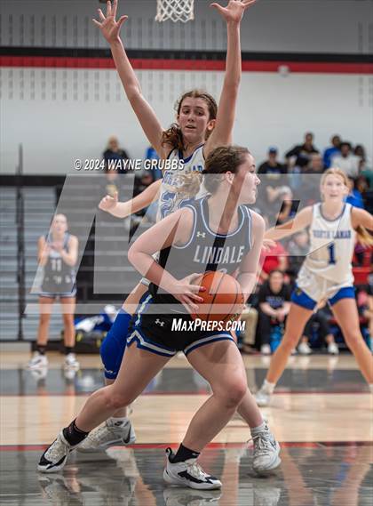 Thumbnail 2 in North Lamar vs. Lindale (UIL 4A Bi-District Playoff) photogallery.