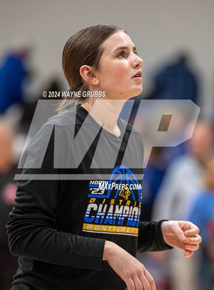 Thumbnail 2 in North Lamar vs. Lindale (UIL 4A Bi-District Playoff) photogallery.