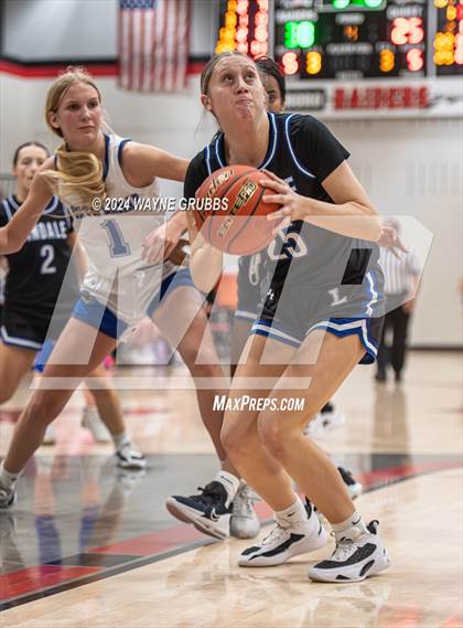 Thumbnail 1 in North Lamar vs. Lindale (UIL 4A Bi-District Playoff) photogallery.