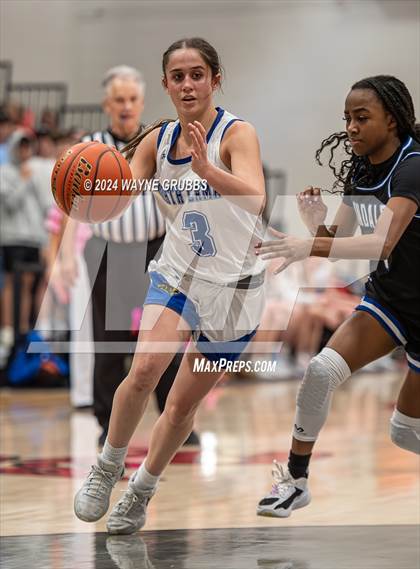 Thumbnail 2 in North Lamar vs. Lindale (UIL 4A Bi-District Playoff) photogallery.