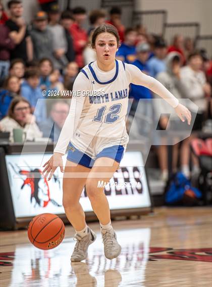 Thumbnail 3 in North Lamar vs. Lindale (UIL 4A Bi-District Playoff) photogallery.