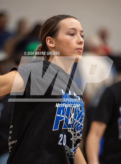 Thumbnail 3 in North Lamar vs. Lindale (UIL 4A Bi-District Playoff) photogallery.