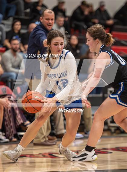 Thumbnail 3 in North Lamar vs. Lindale (UIL 4A Bi-District Playoff) photogallery.