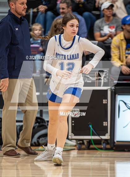 Thumbnail 3 in North Lamar vs. Lindale (UIL 4A Bi-District Playoff) photogallery.