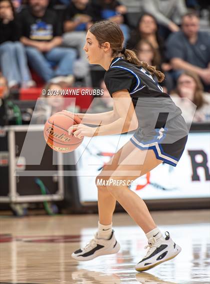 Thumbnail 1 in North Lamar vs. Lindale (UIL 4A Bi-District Playoff) photogallery.