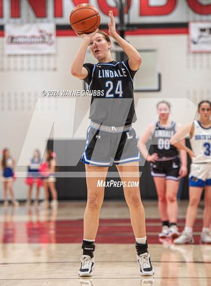 Thumbnail 3 in North Lamar vs. Lindale (UIL 4A Bi-District Playoff) photogallery.