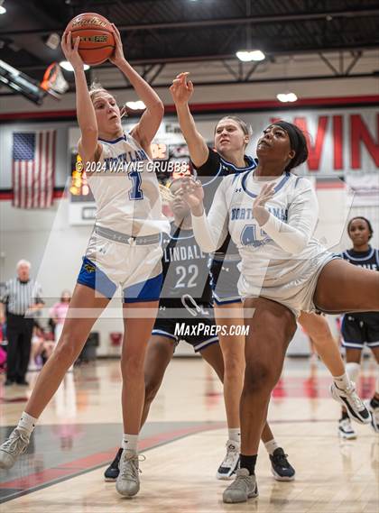 Thumbnail 2 in North Lamar vs. Lindale (UIL 4A Bi-District Playoff) photogallery.