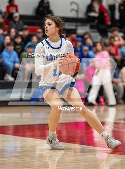 Thumbnail 3 in North Lamar vs. Lindale (UIL 4A Bi-District Playoff) photogallery.