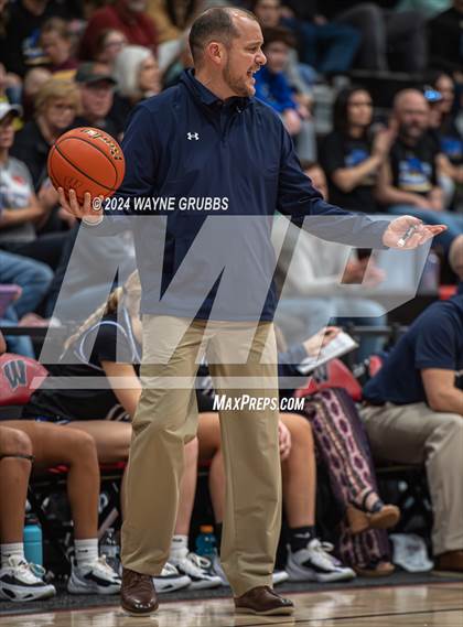 Thumbnail 2 in North Lamar vs. Lindale (UIL 4A Bi-District Playoff) photogallery.