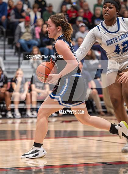 Thumbnail 1 in North Lamar vs. Lindale (UIL 4A Bi-District Playoff) photogallery.