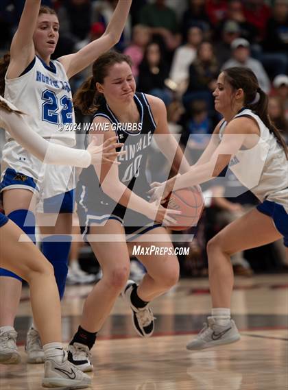 Thumbnail 2 in North Lamar vs. Lindale (UIL 4A Bi-District Playoff) photogallery.