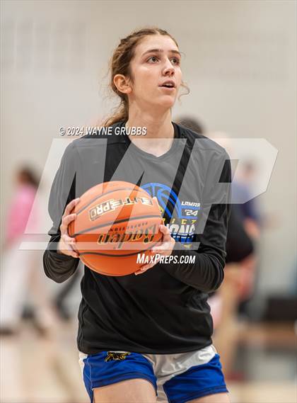 Thumbnail 3 in North Lamar vs. Lindale (UIL 4A Bi-District Playoff) photogallery.