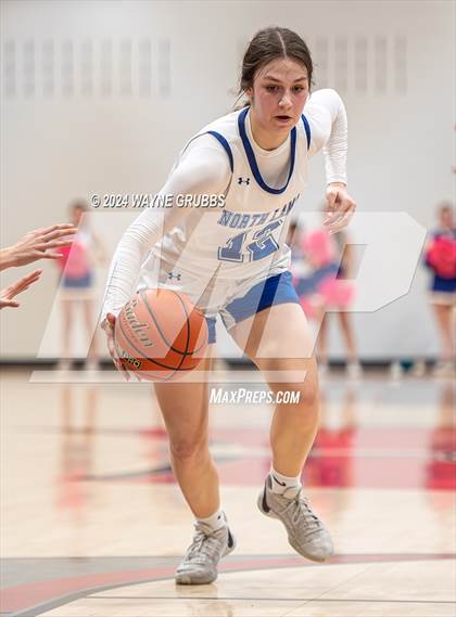 Thumbnail 1 in North Lamar vs. Lindale (UIL 4A Bi-District Playoff) photogallery.