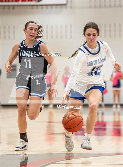 Thumbnail 2 in North Lamar vs. Lindale (UIL 4A Bi-District Playoff) photogallery.
