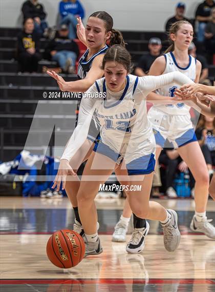 Thumbnail 2 in North Lamar vs. Lindale (UIL 4A Bi-District Playoff) photogallery.