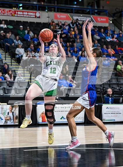 Thumbnail 2 in Mountain View vs Elk Lake (PIAA District 2 Class 2A Final) photogallery.