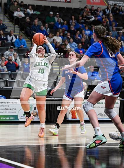 Thumbnail 2 in Mountain View vs Elk Lake (PIAA District 2 Class 2A Final) photogallery.