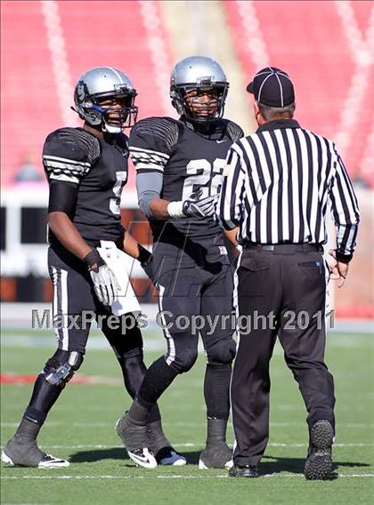 Thumbnail 2 in Guyer vs. Longview (5A Division 2 Semifinals) photogallery.