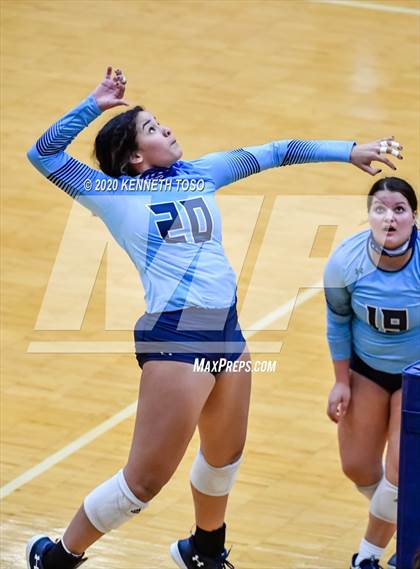 Thumbnail 1 in Johnson vs O'Connor (JV) photogallery.