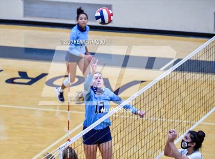 Thumbnail 1 in Johnson vs O'Connor (JV) photogallery.