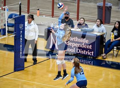 Thumbnail 1 in Johnson vs O'Connor (JV) photogallery.