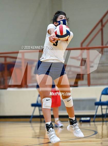 Thumbnail 1 in Johnson vs O'Connor (JV) photogallery.
