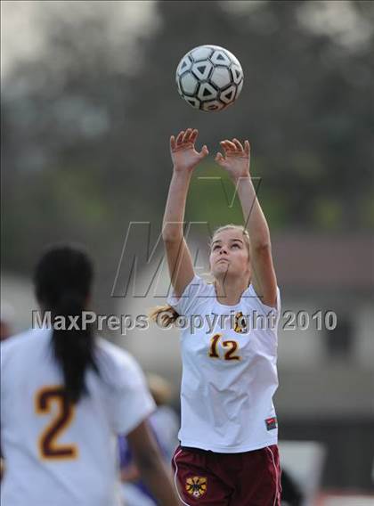 Thumbnail 3 in Sequoia @ Menlo-Atherton photogallery.