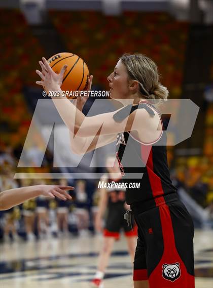 Thumbnail 3 in Snow Canyon vs. Bear River (UHSAA 4A Quarterfinal) photogallery.