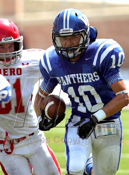 Thumbnail 1 in Van Alstyne vs. Holliday photogallery.
