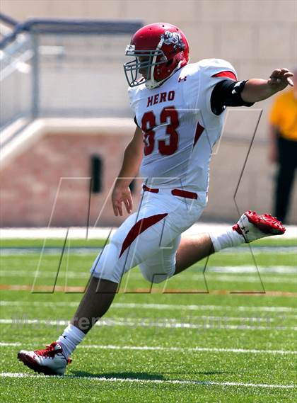 Thumbnail 3 in Van Alstyne vs. Holliday photogallery.