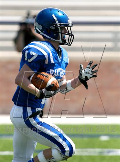 Thumbnail 1 in Van Alstyne vs. Holliday photogallery.