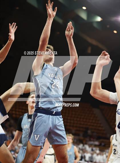 Thumbnail 2 in Valor Christian @ Ralston Valley (CHSAA 6A Great 8) photogallery.