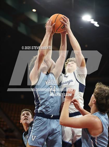 Thumbnail 3 in Valor Christian @ Ralston Valley (CHSAA 6A Great 8) photogallery.
