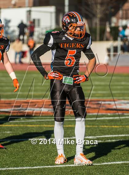 Thumbnail 1 in Boston College High @ Newton North (MIAA Division 1 South Semifinal) photogallery.