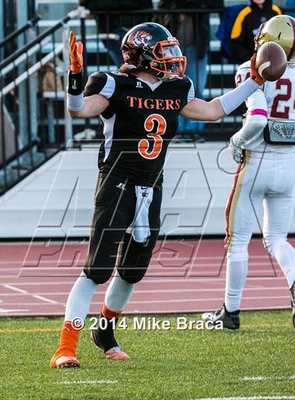 Thumbnail 1 in Boston College High @ Newton North (MIAA Division 1 South Semifinal) photogallery.