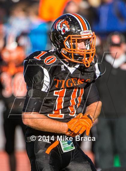 Thumbnail 1 in Boston College High @ Newton North (MIAA Division 1 South Semifinal) photogallery.