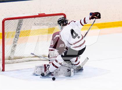 Thumbnail 2 in Albany Academy vs. Avon Old Farms (NESPAC Large Division Final) photogallery.